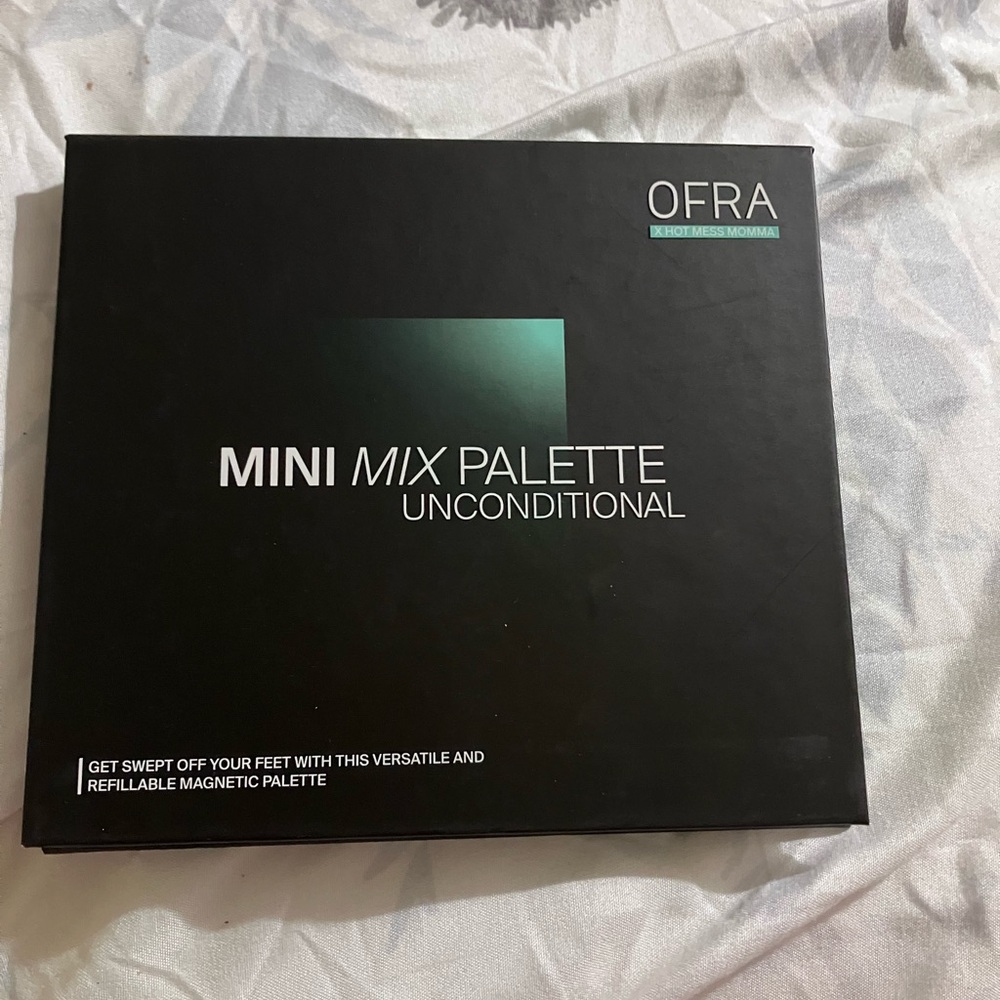 OFRA Unconditional Mini Mix Palette in Black